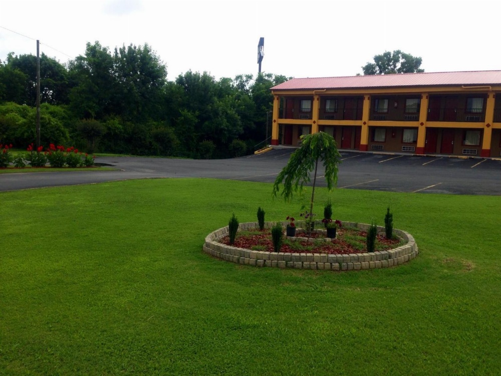 Duffys Motel - Calhoun Main image